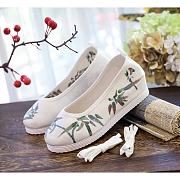 Traditional Chinese Shoes Embroidered Bamboo Leaves - 1