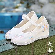 Chinese Traditional Shoes Embroidered Flower High Sole - 1